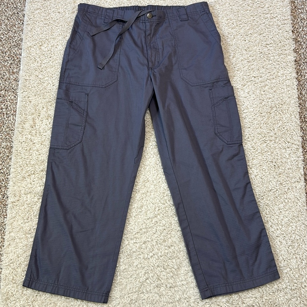 CARHARTT LP cargo scrubs in great preloved condition PETITE